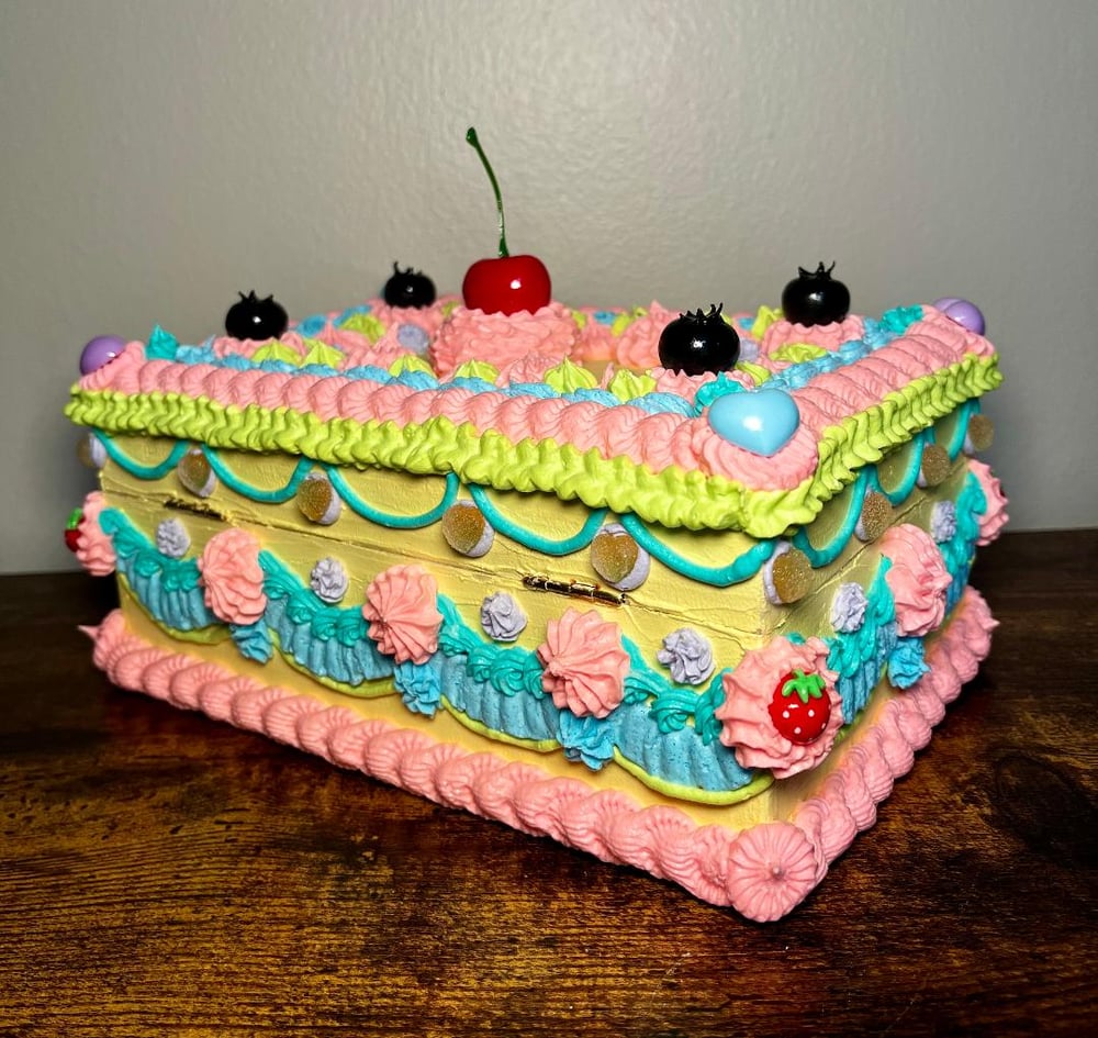 Image of Rainbow Dream Cake Box