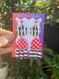 Retro checkmate earrings 