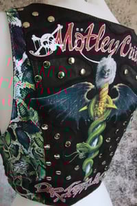 Image 5 of Mötley Crüe  snake vest