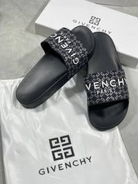 Image 9 of Mens Giveaway Sliders (1:1)