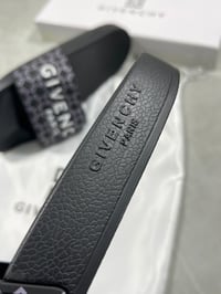 Image 7 of Mens Giveaway Sliders (1:1)