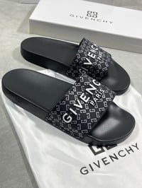 Image 10 of Mens Giveaway Sliders (1:1)