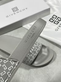 Image 8 of Mens Giveaway Sliders (1:1)