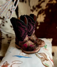 Girl cowhide boots 