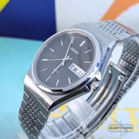 Image 4 of 1993 Seiko Spirit Quartz Texture Dial Day-Date (7N93-7000)