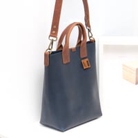 Image 2 of Two-way Bucket small in navy