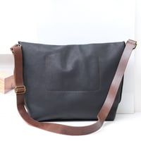Image 3 of Classic Messenger Large in textured black