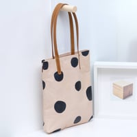 Image 3 of Dots Soft Tote black and ochre