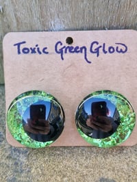 Image 4 of Toxic green glow 