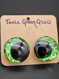 Image 2 of Toxic green glow 
