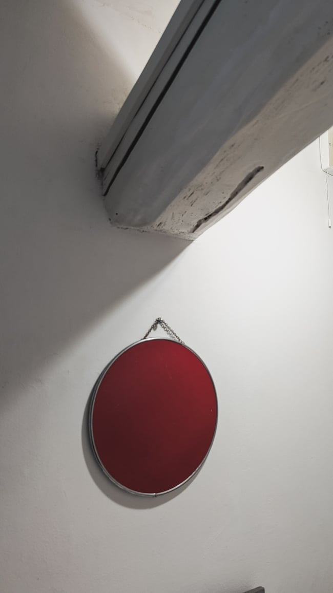 Miroir de barbier rond. 