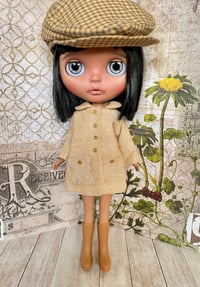 Image 4 of Nineteen zero six Parisienne yellow linen coat