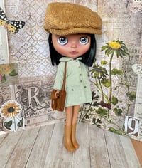 Image 3 of Nineteen zero six Daisy linen coat in Green