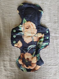 Image 2 of Linen Heavy Flow 3 Pad Set- Navy & Mint Floral