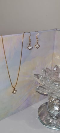 Image 3 of ARIIPAEA Lueur d’Or Collection (Glow of Gold Collection)