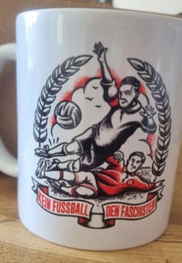 Image 2 of Kein Fussball den Faschisten Tasse
