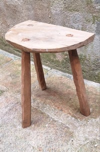 Image 4 of Tabouret tripode art populaire