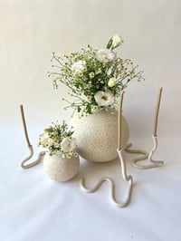 Image 3 of Daisy Moon vase- L