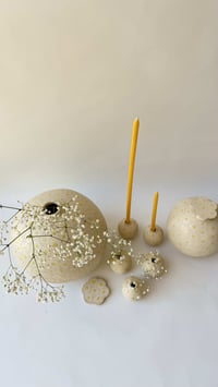 Image 5 of Daisy Moon vase- L