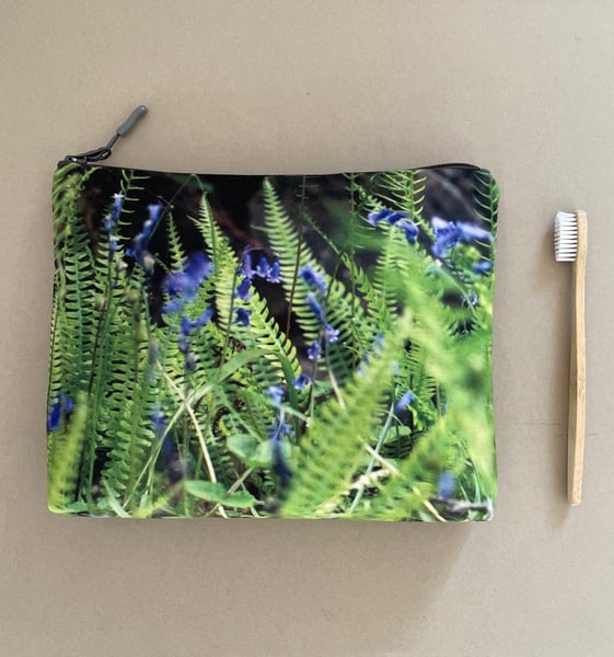 Image of Green ferns, LARGE travel bag, make-up, toiletries zipper pouch