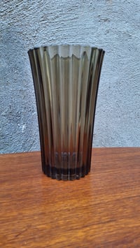 Image 5 of Vase en verre fumé dentelé