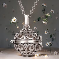 Image 3 of Growth & Connection: Aromatherapy Necklace for Daily Wellness