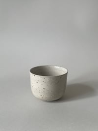 Image 2 of Bloom Mug creme spreckles