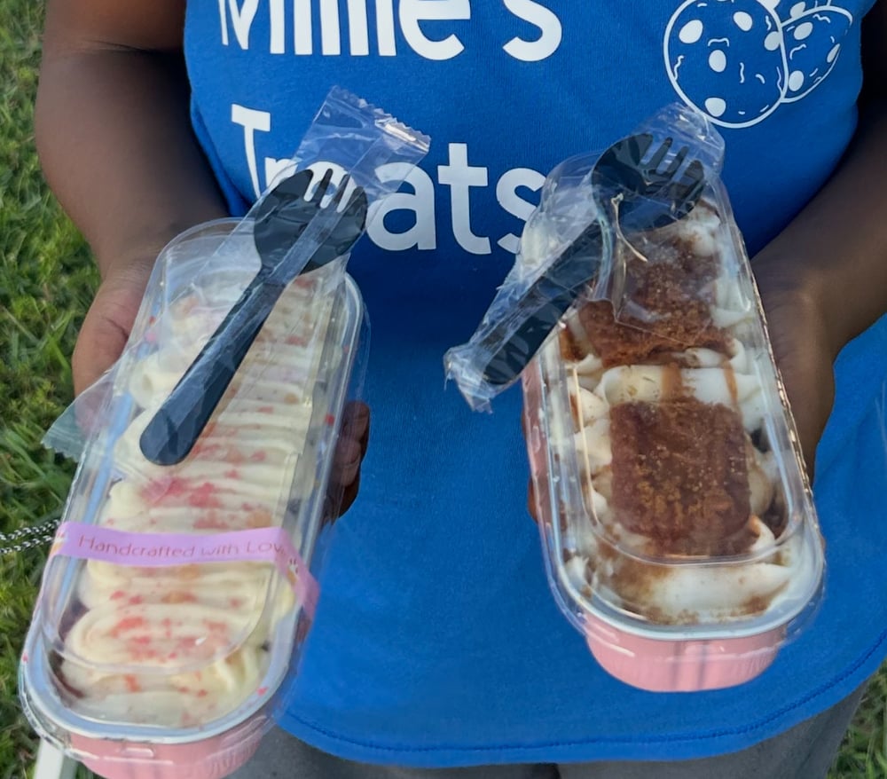 Image of Personal Cake Pans (10 Mini Pans)