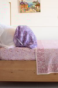 Image 3 of Classic Indian Paisley Sheet