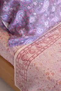 Image 1 of Classic Indian Paisley Sheet