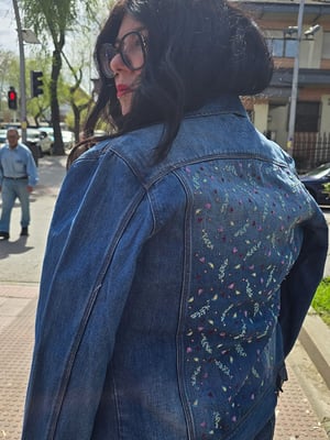 Chaqueta vaquera bordada