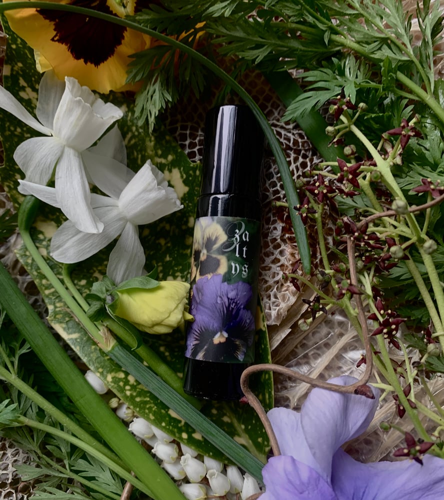 Image of Žaltys Perfume (Milk Oolong, Narcissus, Flouve, Grass)