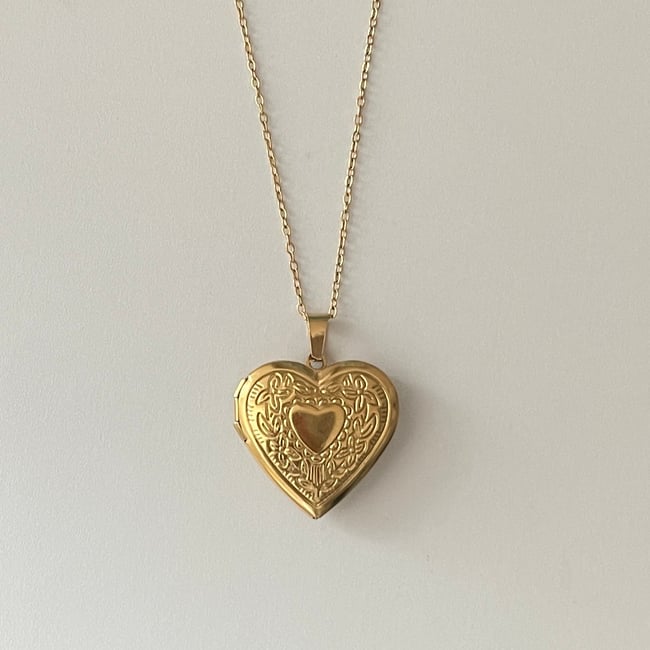 gold locket thin chain necklace