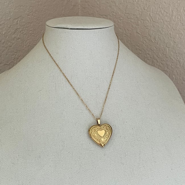 gold locket thin chain necklace