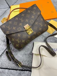 Image 1 of Love Bag (1:1)