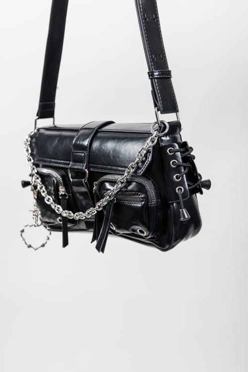 Image of Devious Chain Shoulder Handbag