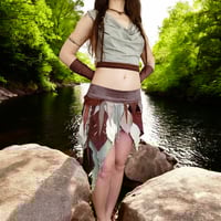 Image 2 of Forest Queen Falling Leaves Set - L