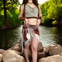 Image 1 of Forest Queen Falling Leaves Set - L