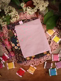 Image 3 of Pochette Broderie taille L CHINGU "Fleurs Japonaises violettes"
