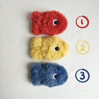 Primary colour feeshes