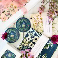 Image 2 of Mother’s Day gift pack #1 - Set of 2 tea towels/ set of 4 Dinner napkins / set of 4 coasters 
