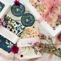 Image 3 of Mother’s Day gift pack #3 - Set of 2 tea towels/ set of 4 Dinner napkins 
