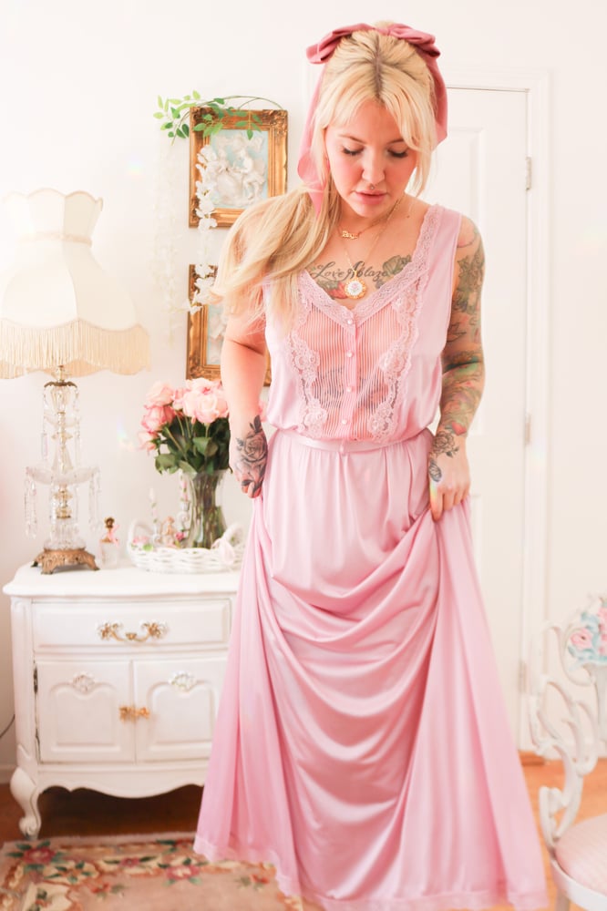 Image of Vintage 1970s Flair Pastel Fuchsia Nightgown (Large)