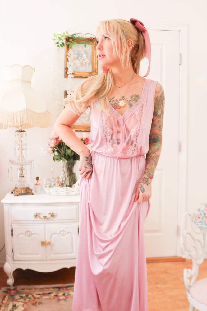 Image of Vintage 1970s Flair Pastel Fuchsia Nightgown (Large)