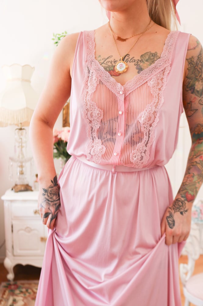 Image of Vintage 1970s Flair Pastel Fuchsia Nightgown (Large)