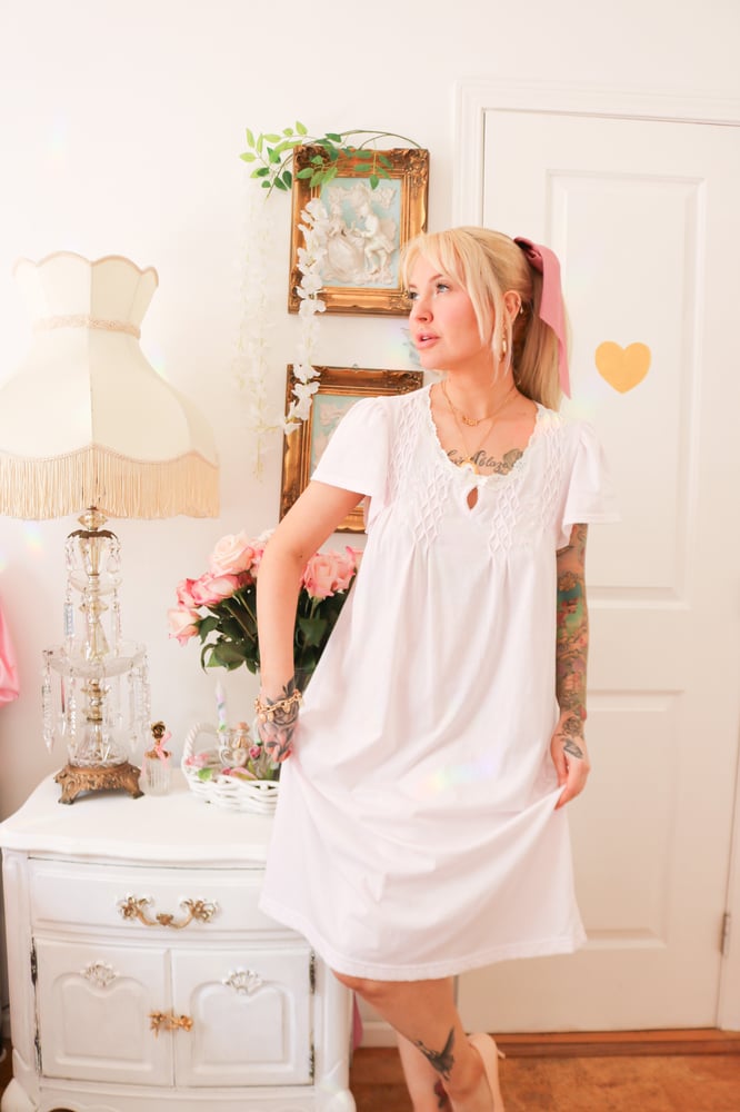 Image of 90s Heavenly Bodies Pastel Pink Sweet Cottage Nightgown (XL)