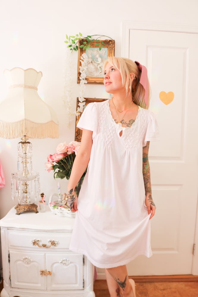 Image of 90s Heavenly Bodies Pastel Pink Sweet Cottage Nightgown (XL)