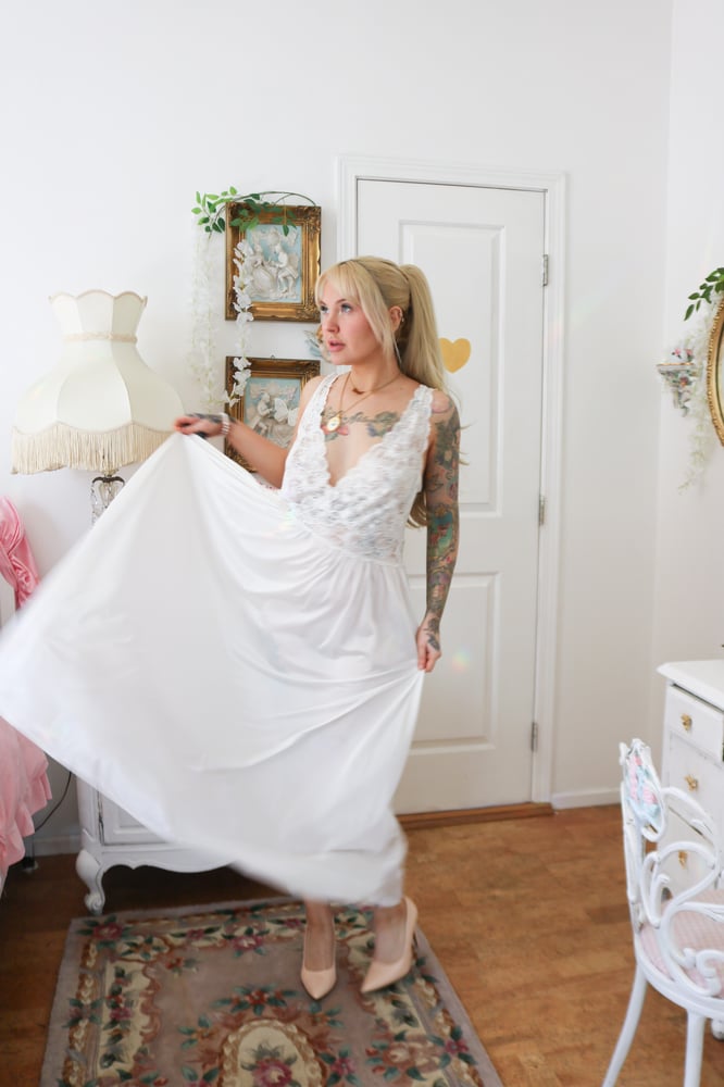 Image of Y2K Shadowline White Bridal Style Sweeping Nightgown (1X)