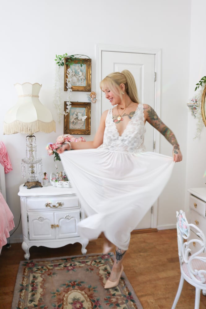 Image of Y2K Shadowline White Bridal Style Sweeping Nightgown (1X)