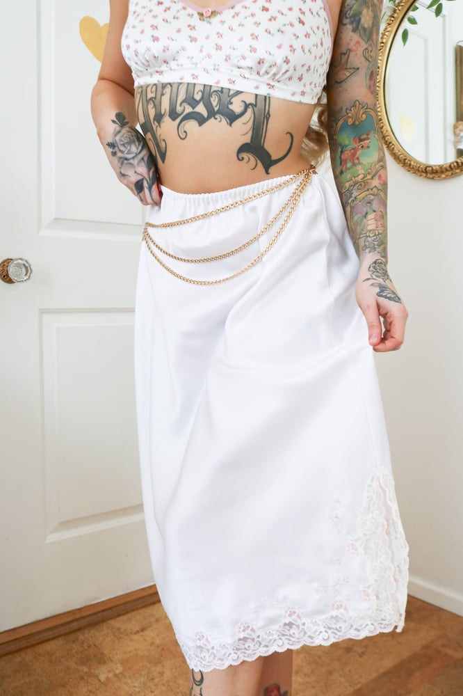 Image of Vintage Etienne Cottage Floral Embroidered Half Slip (Medium)